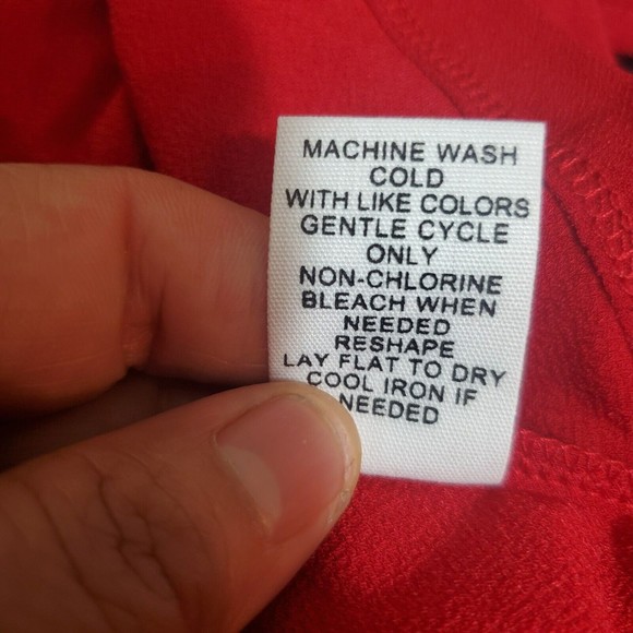 89th and madison Red V Neck top Size Medium - Picture 7 of 7